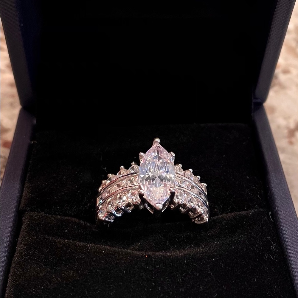 Magnificent White Sapphire Italo ring